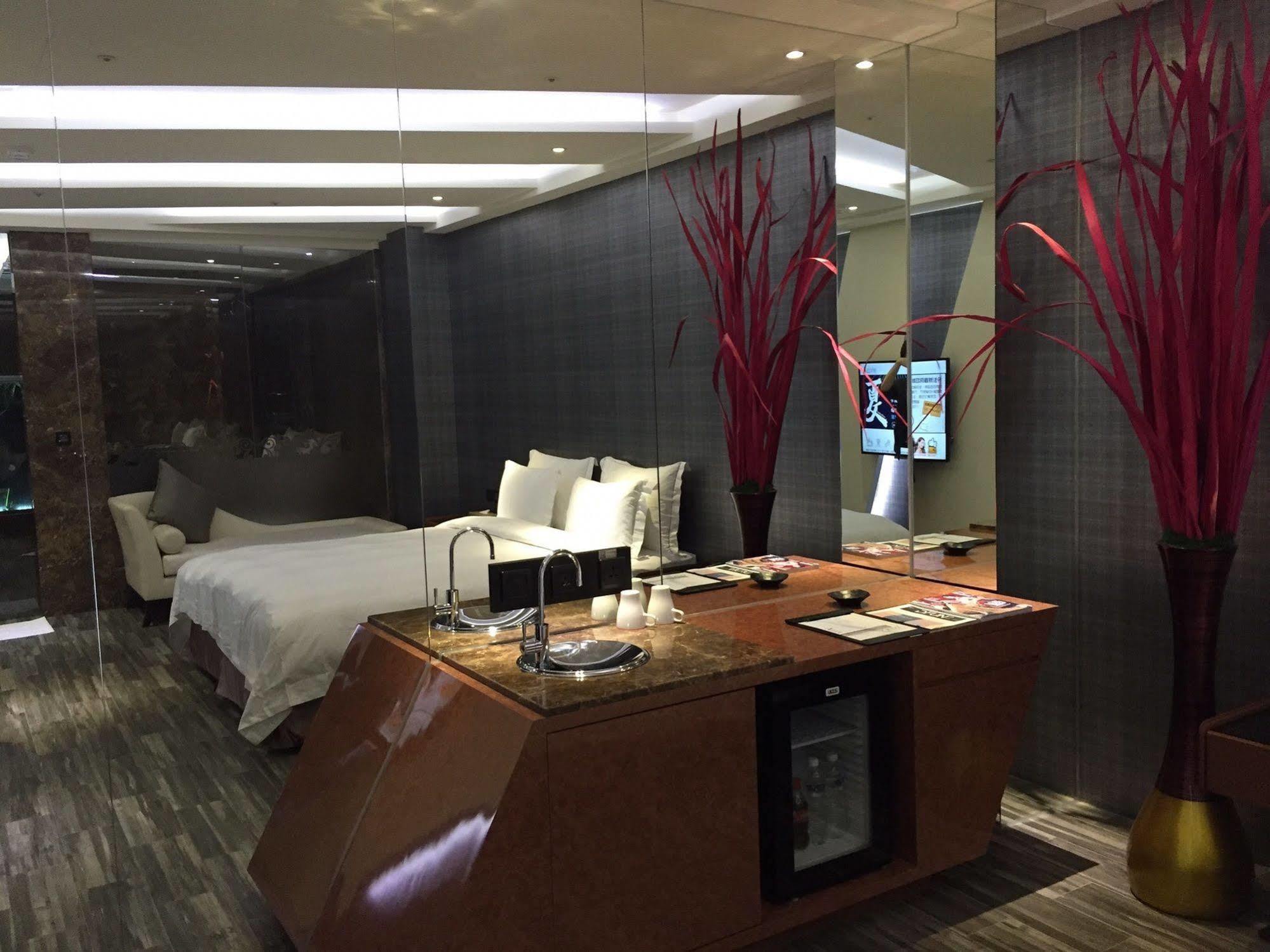 All-Ur Boutique Motel - Xin-Jhung Branch New Taipei City Exterior photo