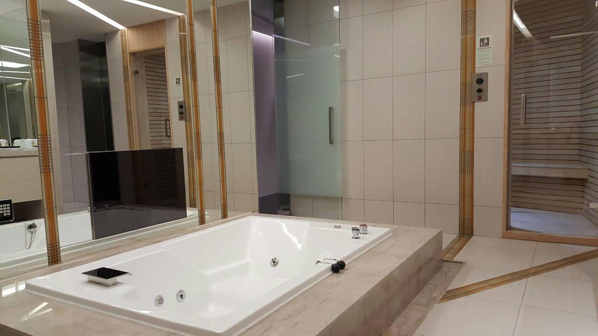 All-Ur Boutique Motel - Xin-Jhung Branch New Taipei City Exterior photo